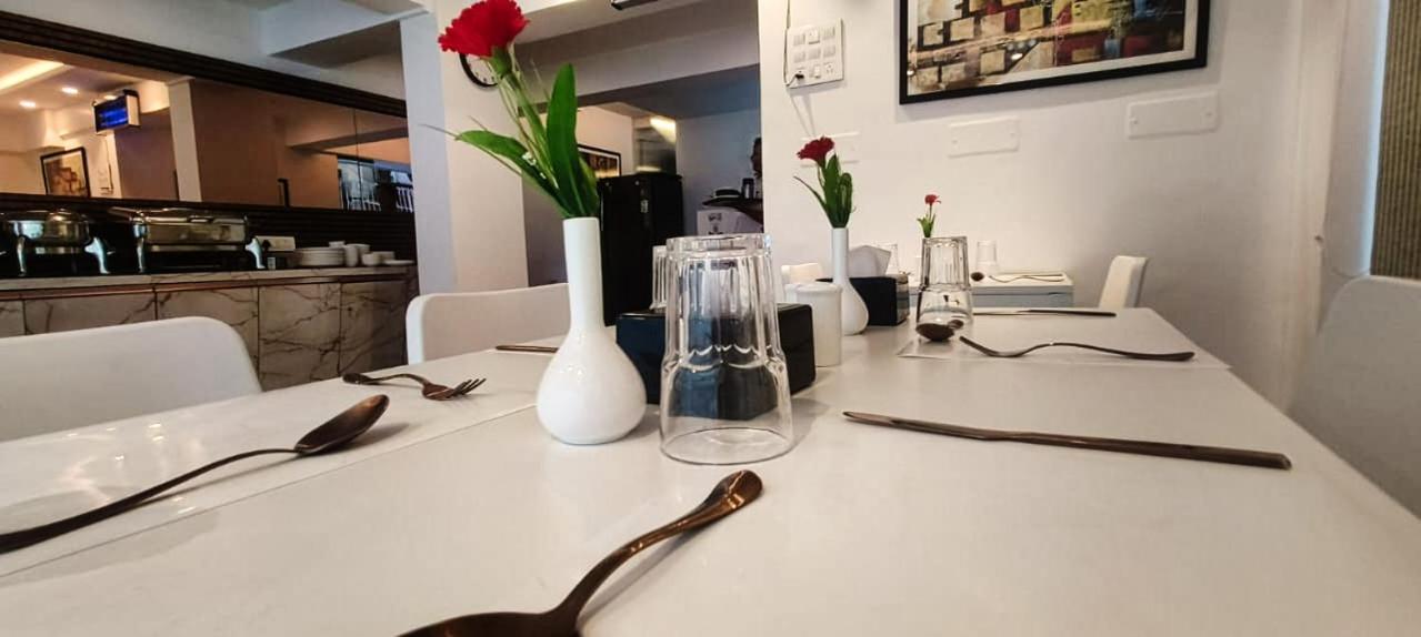 White House By Maxxvalue Service Apartments Bandra Mumbai Luaran gambar
